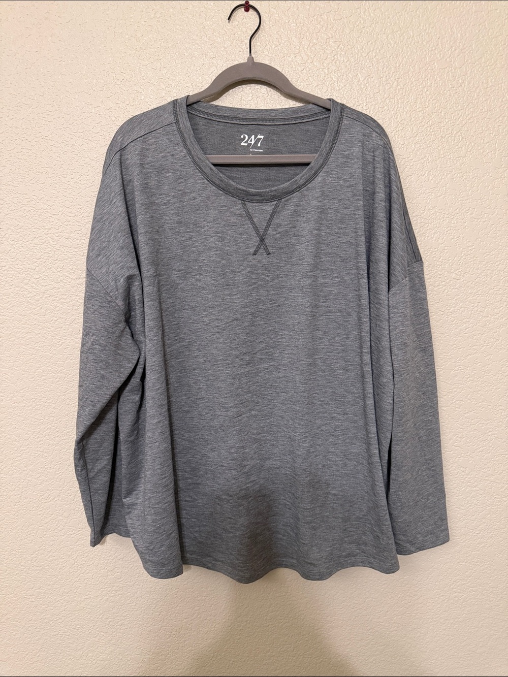 Maurices Gray Long Sleeve Crewneck Women's Tee